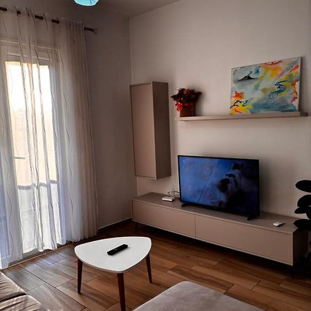 Jon'S Apartment Tirana Exterior photo
